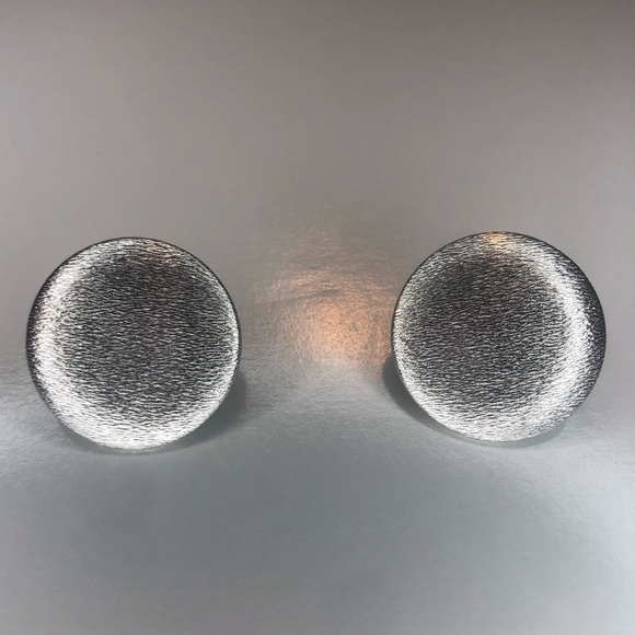VTG Coro 1940s - 1950s Round Domed Textured Silver Tone Clip On Earrings 1.3” - Picture 2 of 5